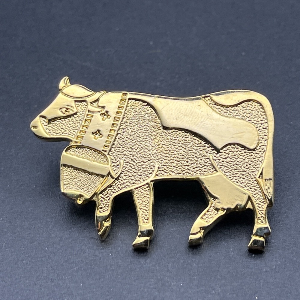 Vintage Golden Cow Gold Tone Lapel Hat Pin